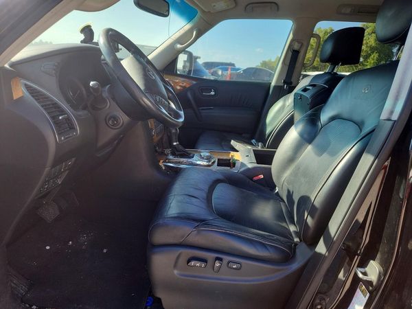 2012 INFINITI QX56 — DENT