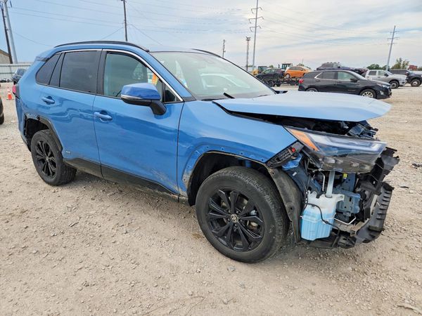 2024 TOYOTA RAV4 SE