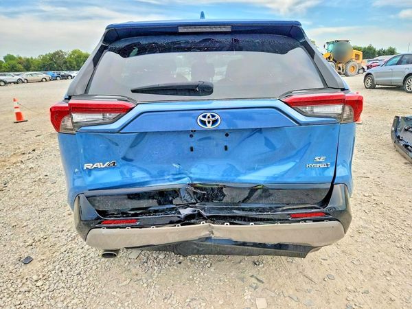 2024 TOYOTA RAV4 SE