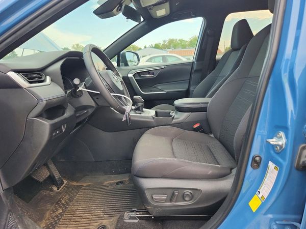 2024 TOYOTA RAV4 SE