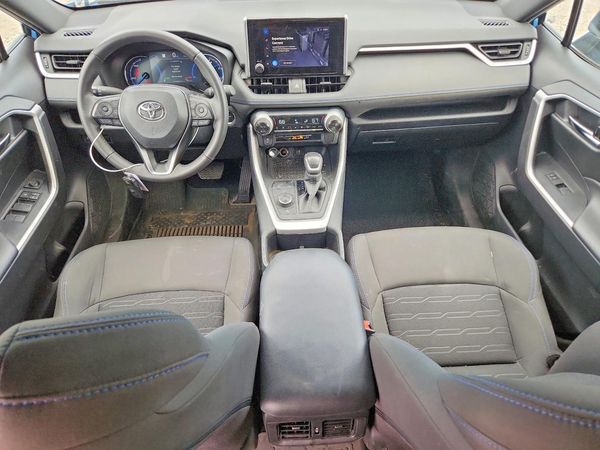 2024 TOYOTA RAV4 SE