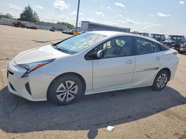 2017 TOYOTA PRIUS