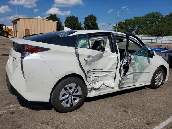 2017 TOYOTA PRIUS