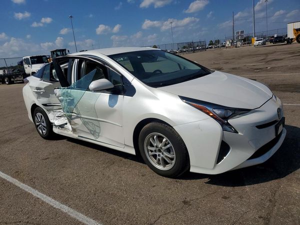 2017 TOYOTA PRIUS