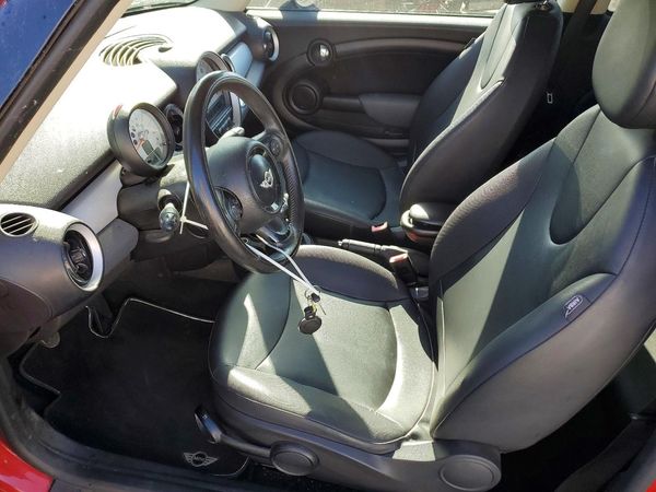 2012 MINI COOPER — DENT