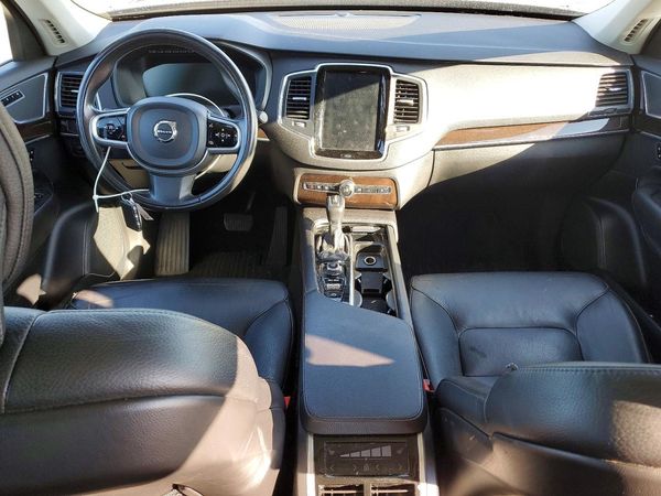 2019 VOLVO XC90