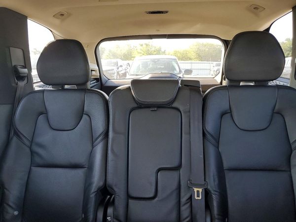 2019 VOLVO XC90
