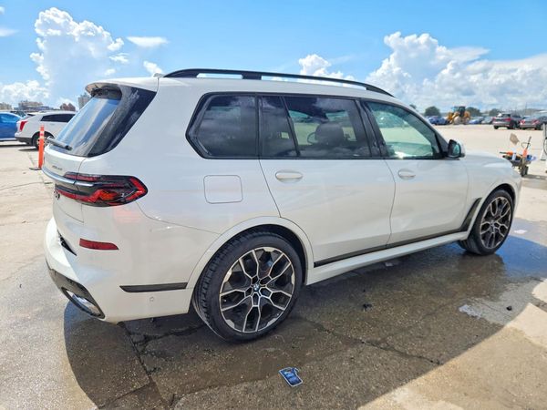 2026 BMW X7