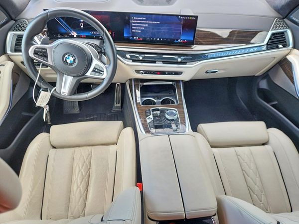 2026 BMW X7