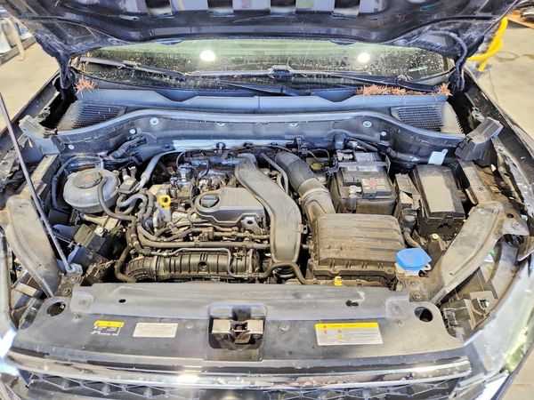 2024 VOLKSWAGEN TAOS SE — Engine bay