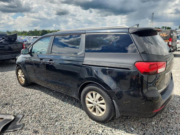 2016 KIA SEDONA LX - Middle-low