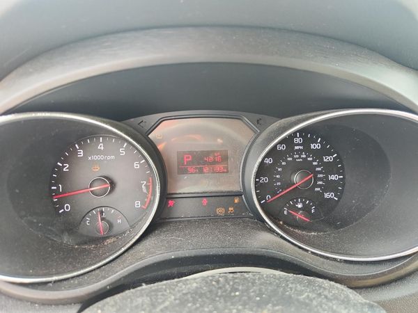 2016 KIA SEDONA LX - Middle-low