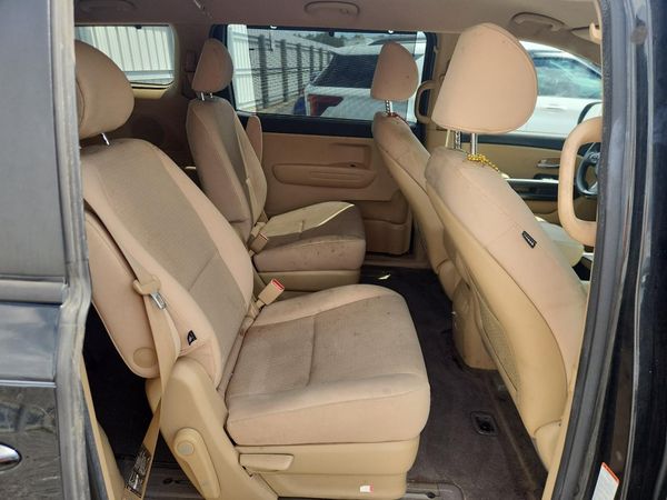 2016 KIA SEDONA LX - Middle-low