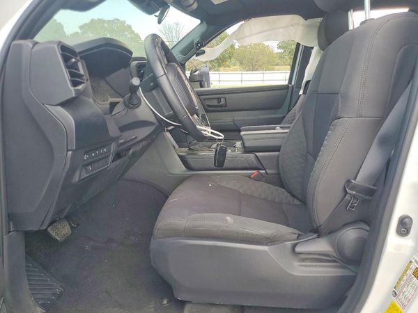 2025 TOYOTA TUNDRA SR