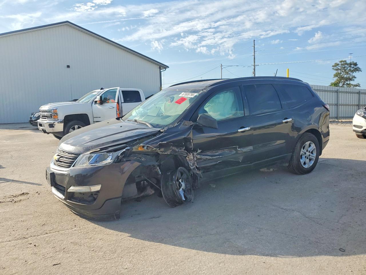2017 CHEVROLET TRAVERSE LS — Front 3/4