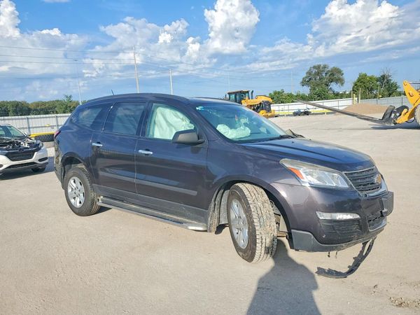 2017 CHEVROLET TRAVERSE LS — Passenger 3/4