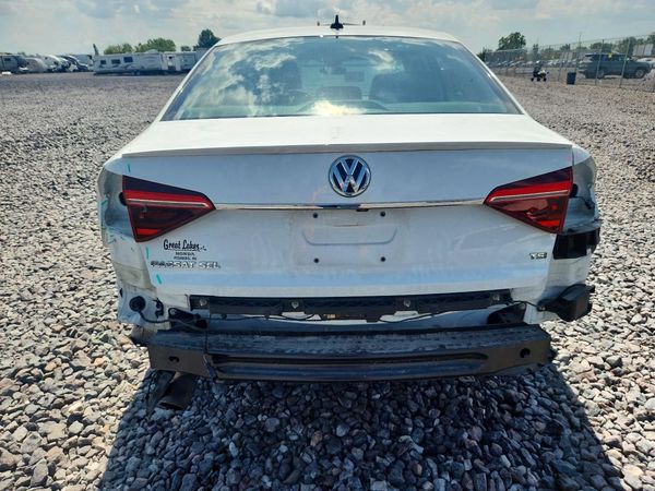 2017 VOLKSWAGEN PASSAT SEL Premium