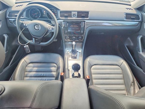 2017 VOLKSWAGEN PASSAT SEL Premium