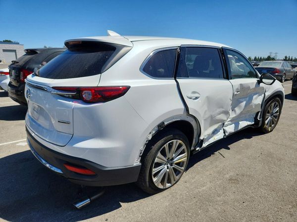2023 MAZDA CX-9 Signature