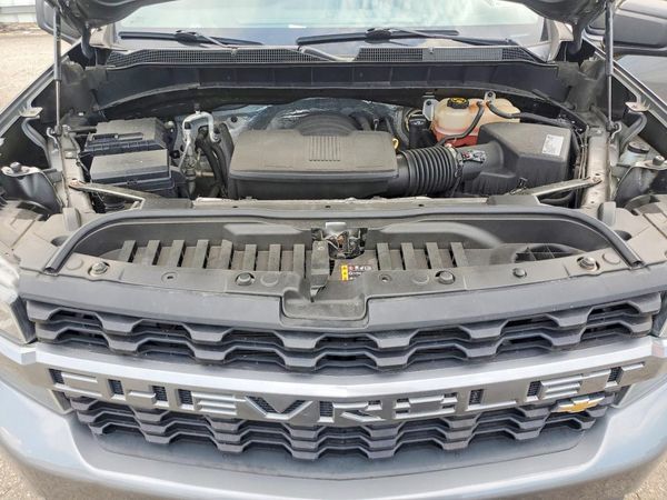2019 CHEVROLET SILVERADO Custom — Engine bay