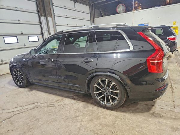 2017 VOLVO XC90 Momentum — DSRA
