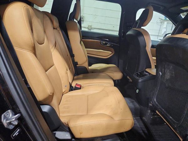 2017 VOLVO XC90 Momentum — PSRS