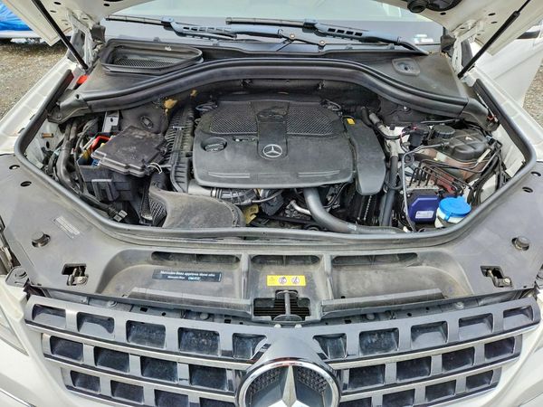 2015 MERCEDES-BENZ M-CLASS ML350 — Engine bay