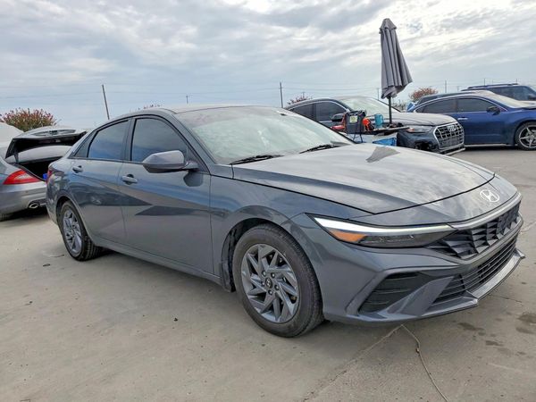 2024 HYUNDAI ELANTRA