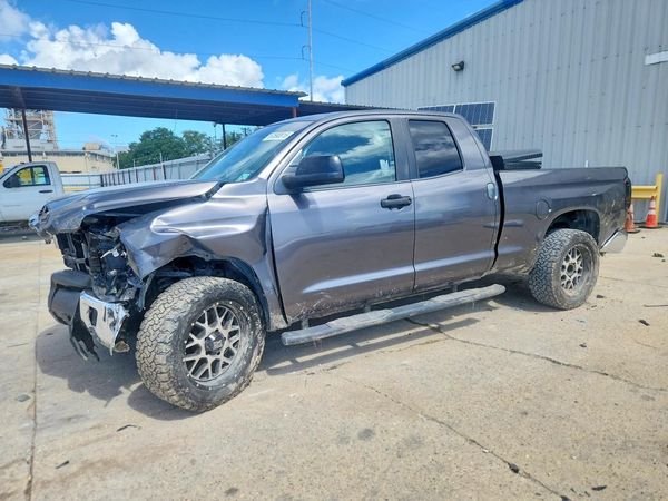 2015 TOYOTA TUNDRA SR5 Grade — Front 3/4