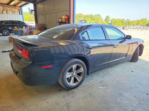 2013 DODGE CHARGER SE