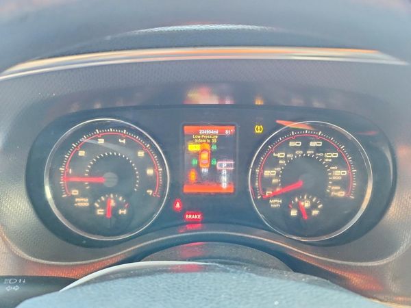 2013 DODGE CHARGER SE