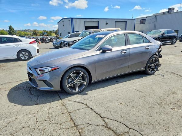 2022 MERCEDES-BENZ A A220