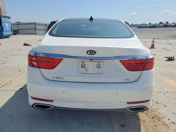 2017 KIA K900 V8 Luxury