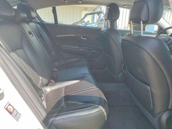 2017 KIA K900 V8 Luxury