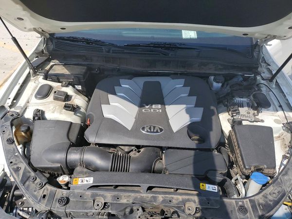 2017 KIA K900 V8 Luxury