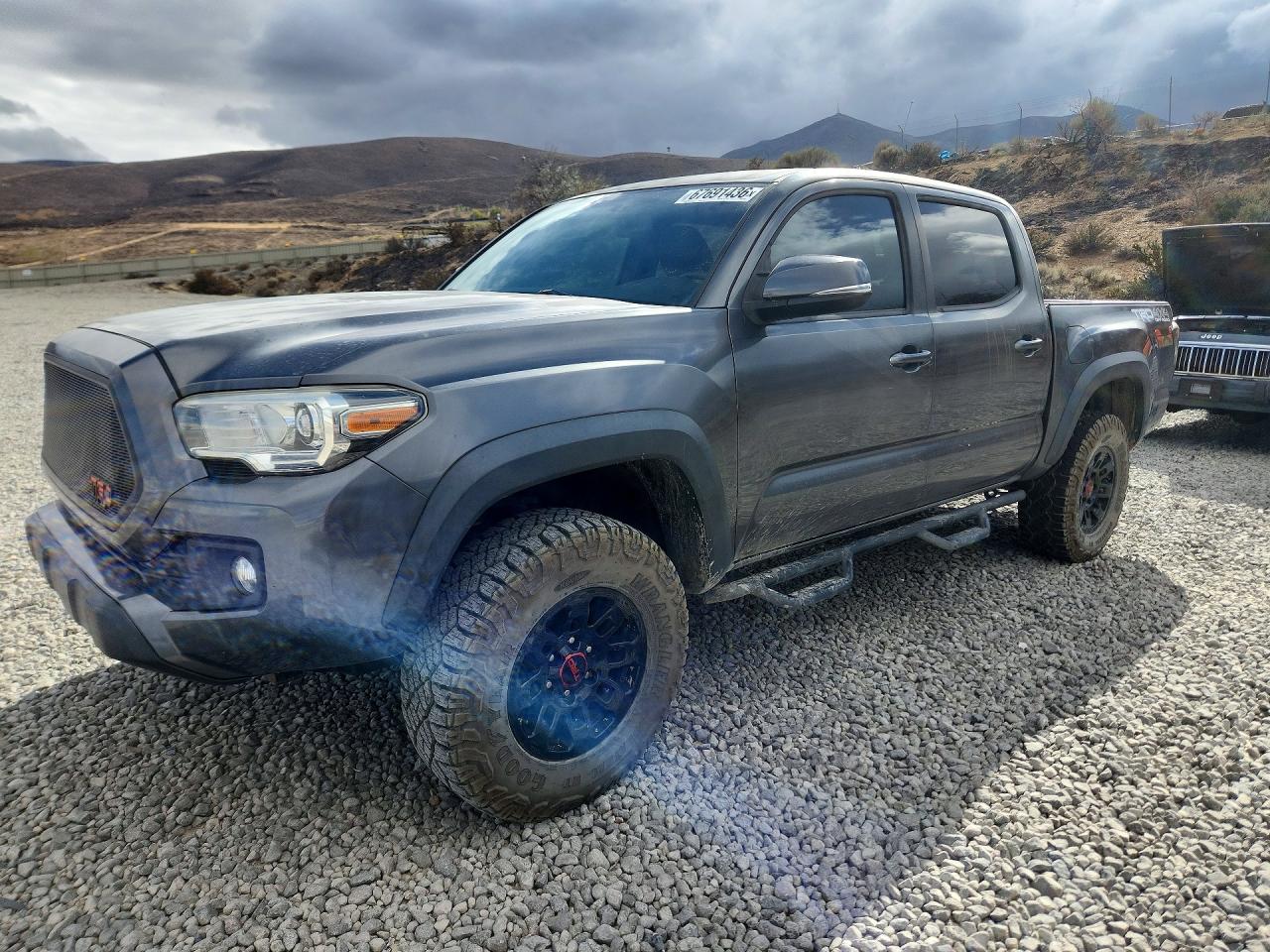 2017 TOYOTA TACOMA