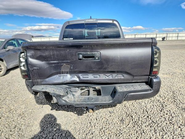 2017 TOYOTA TACOMA