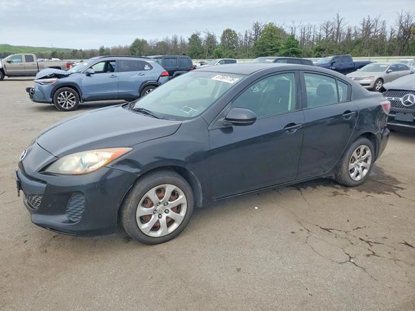 2013 MAZDA 3