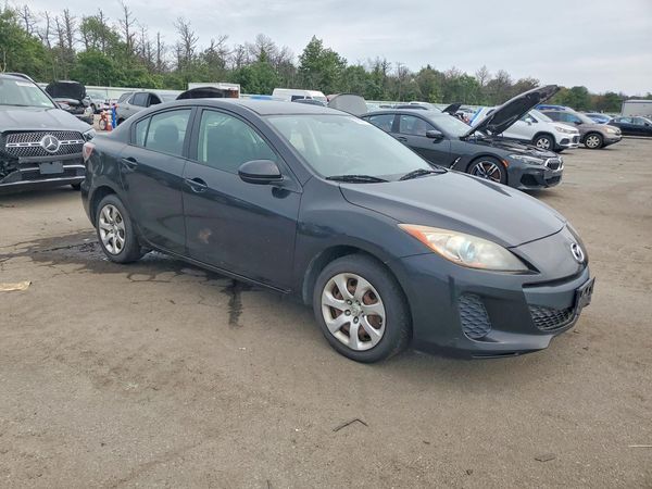 2013 MAZDA 3