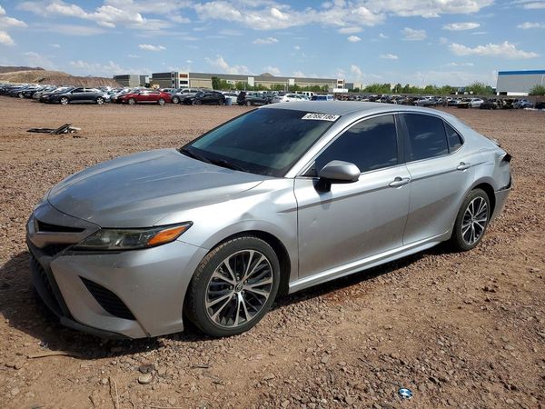 2018 TOYOTA CAMRY