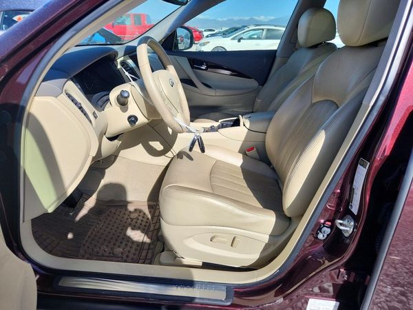 2015 INFINITI QX50 — DENT