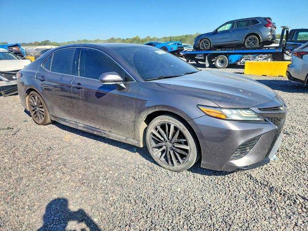 2019 TOYOTA CAMRY