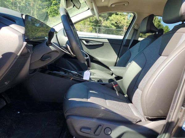 2025 KIA NIRO