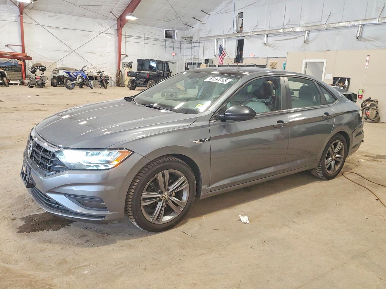 2020 VOLKSWAGEN JETTA S, R-Line — Front 3/4