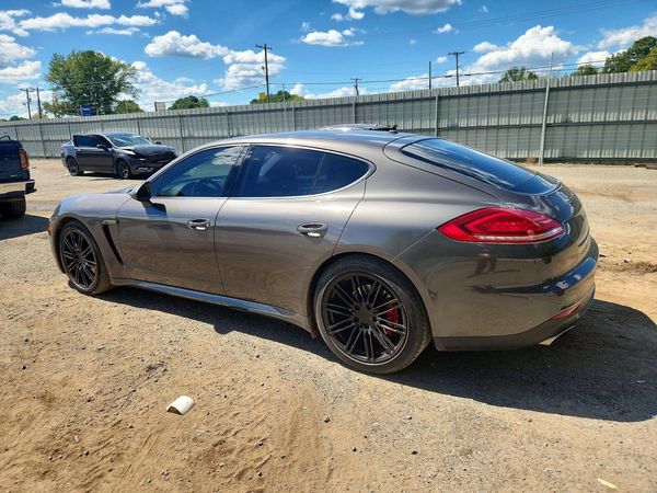 2015 PORSCHE PANAMERA Base (2WD), 4 (4WD)