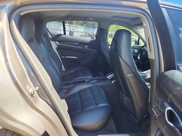 2015 PORSCHE PANAMERA Base (2WD), 4 (4WD)