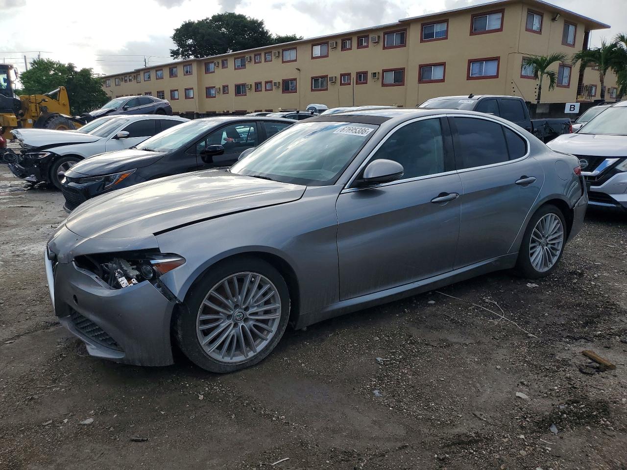2017 ALFA ROMEO GIULIA TI RWD — Front 3/4