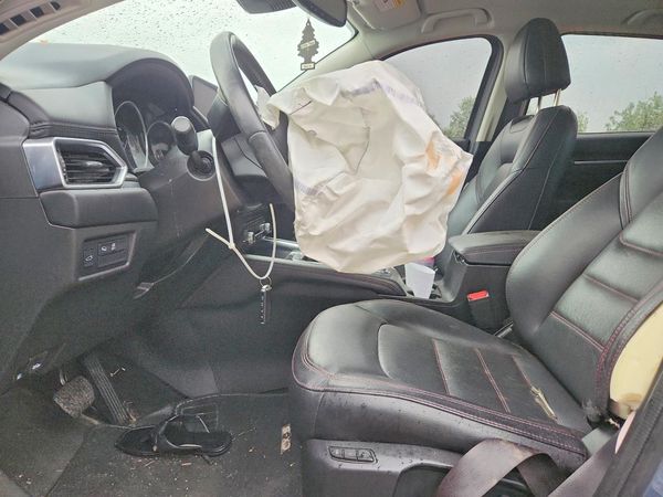 2023 MAZDA CX-5 Preferred Package — DENT