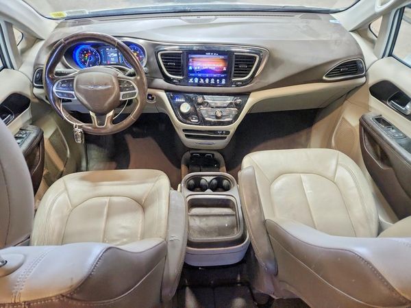 2017 CHRYSLER PACIFICA