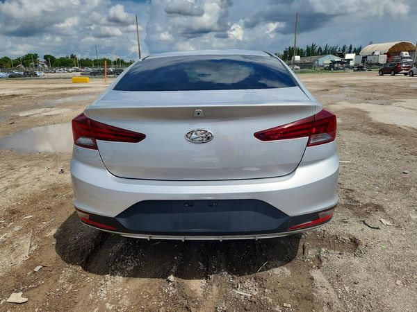 2019 HYUNDAI ELANTRA SE